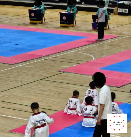 구청장배 태권도 한마당 대회-대결 후 돌아가는 장면