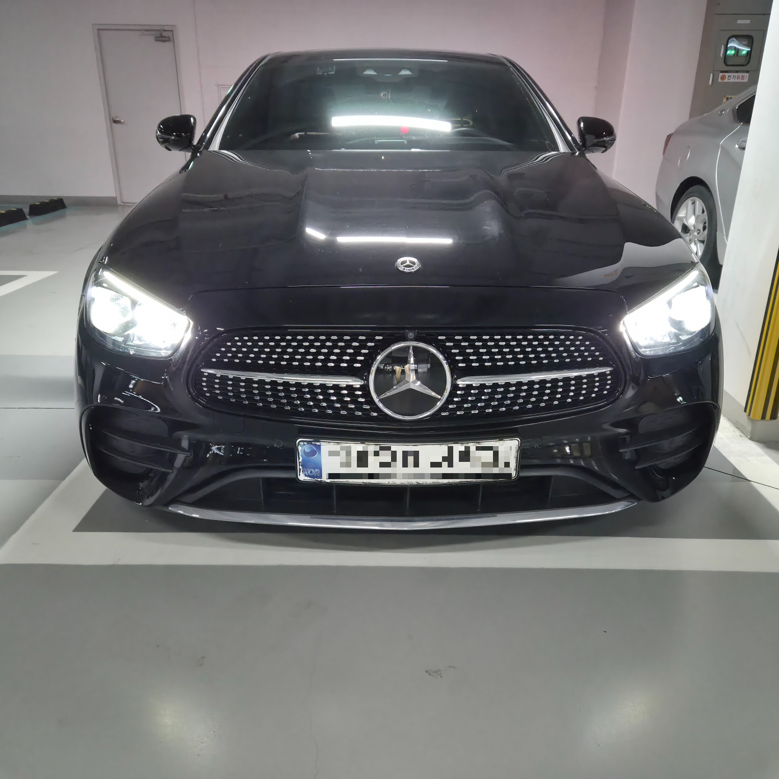 라이트스위치 오토상태에서 점등된 차량의 모습