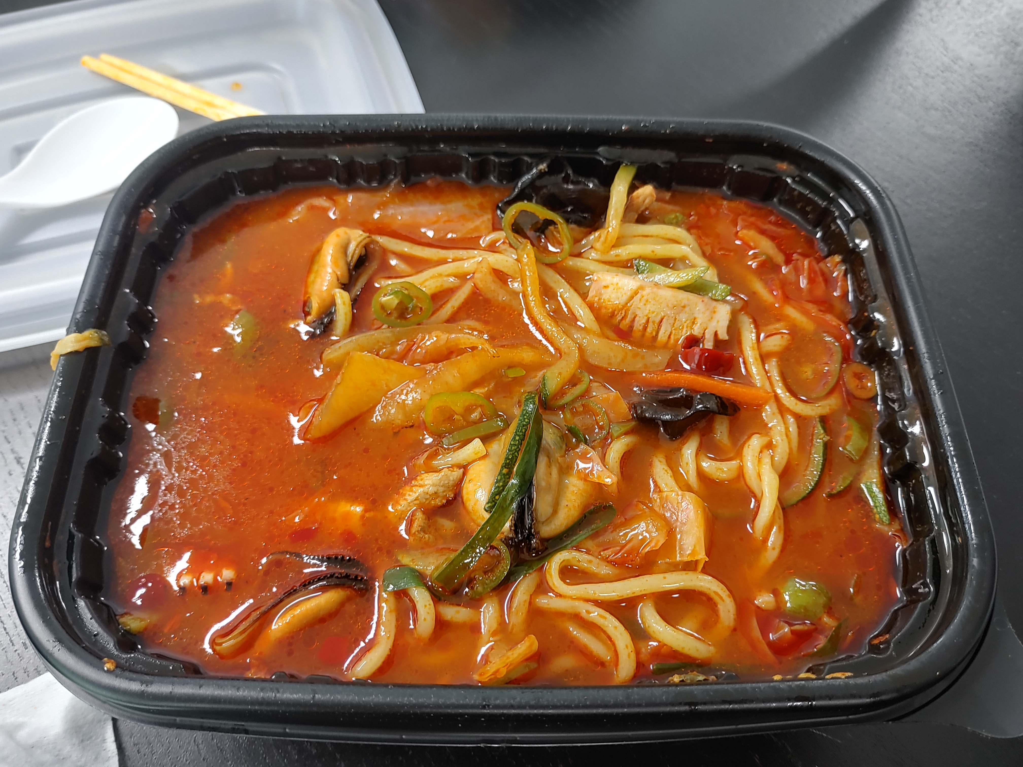 홍콩반점0410 매콤 고추짬뽕 배달리뷰