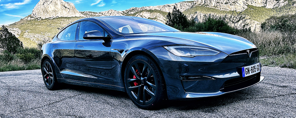 테슬라 모델 S 플레이드