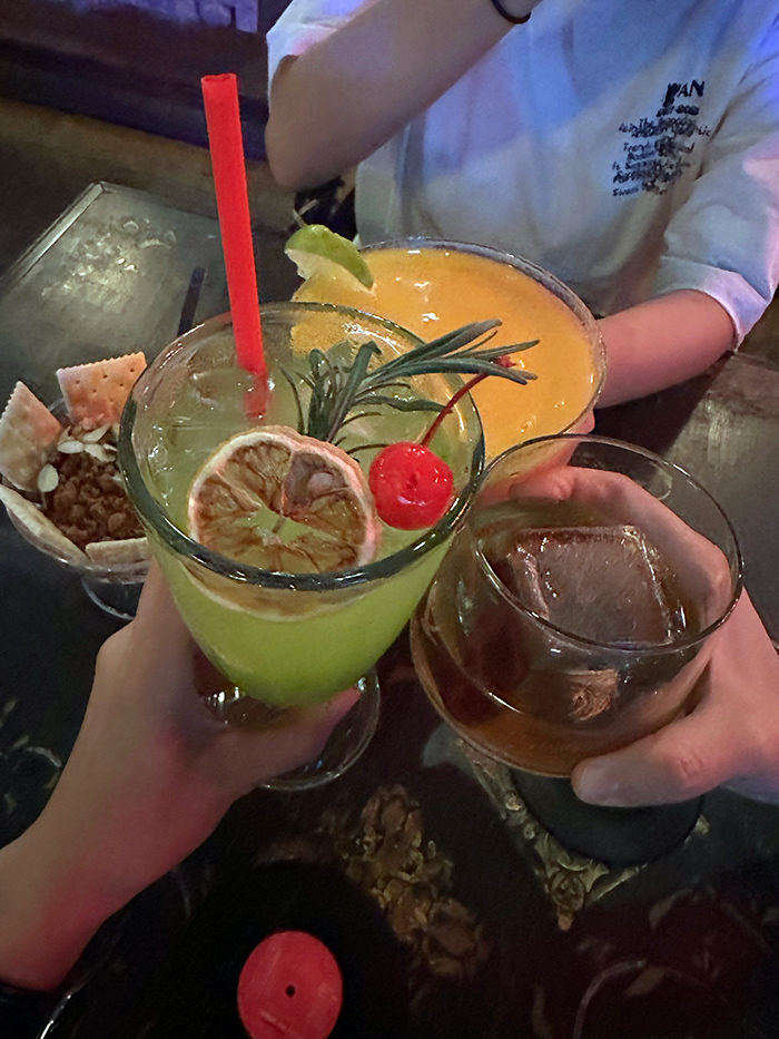 을지로 카페 추천 힙한 감성 칵테일 LP바 선셋레코드 Sunset Record