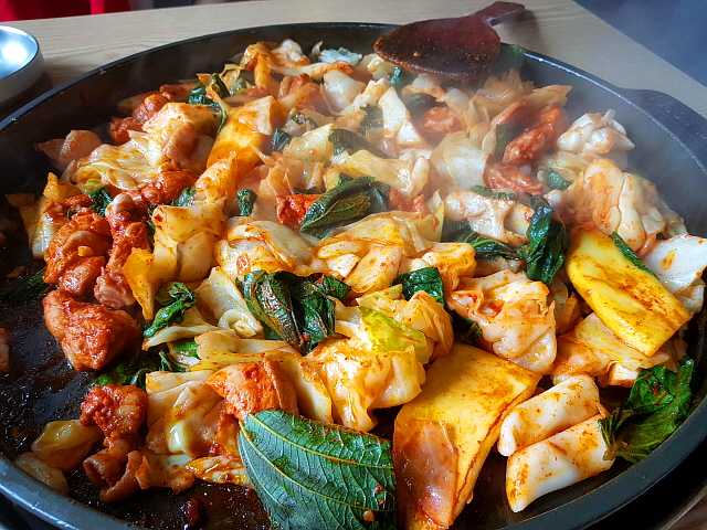 닭갈비 볶음