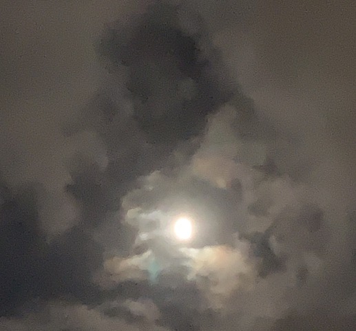 Photo of Jesus praying, appearing in the sky