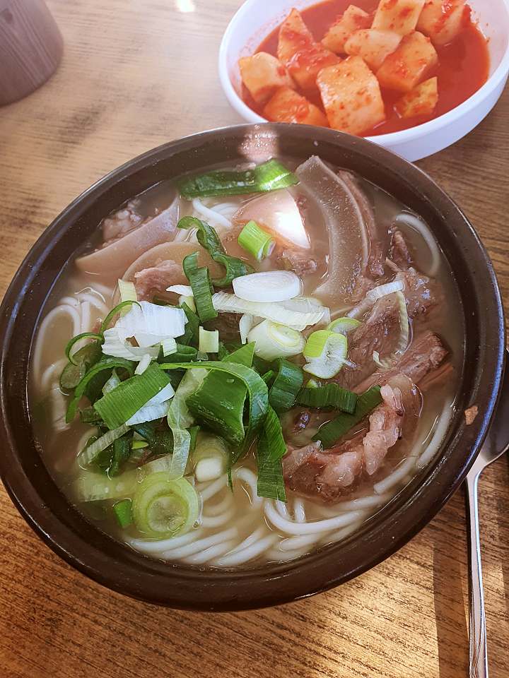 토요일은 밥이좋아 예산 백종원 예산시장 부근 소머리 국수 맛집 소머리국밥 장터 국밥 수육 예산10미 현지인 추천 토밥 좋아 방송정보