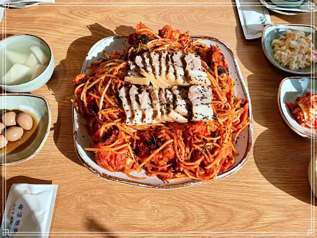 강릉 포남동 맛집 아구찜 위에 돼지고기 수육(삼겹살)이 올라간 수구찜
