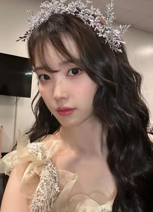 아이유 IU 프로필 갤러리ㅣ노래 음악 mbti 인스타 유튜브