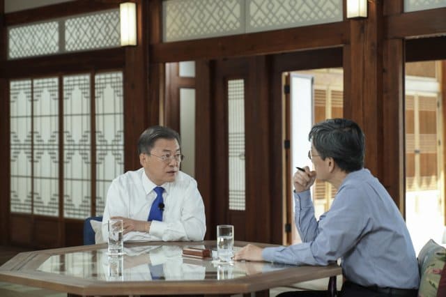 셀프 면죄부에 면세 대통령연금, 부끄럽지 않은가..."하필 회색빛 감옥 같은 양산 사저"