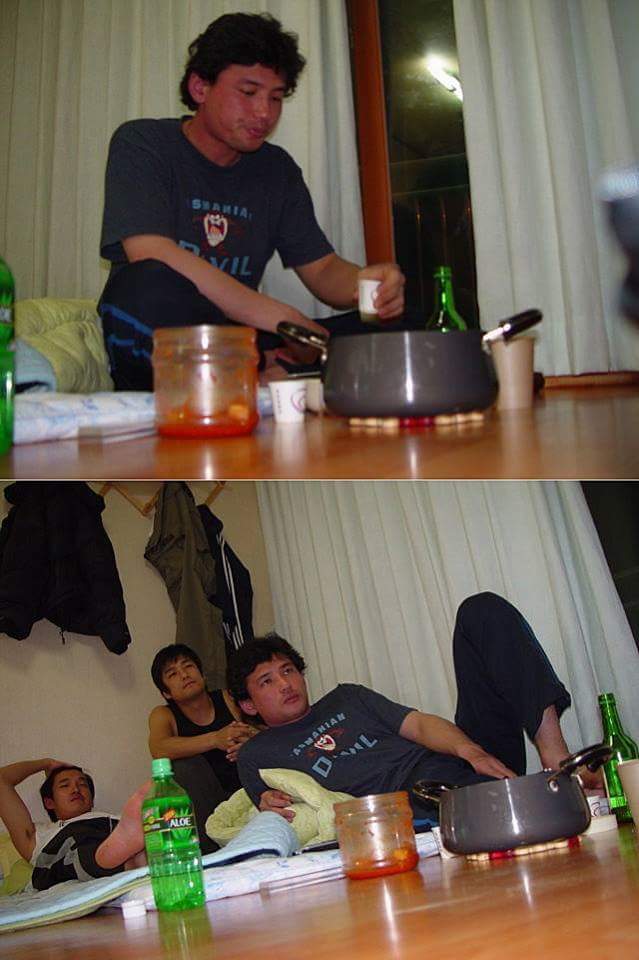 조승으, 지진희. 황정민이 함께 TV를 보고 있는 모습