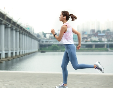 50대 근육 운동으로 체력·자신감 되찾기! 하루 15분 홈트 루틴 공개