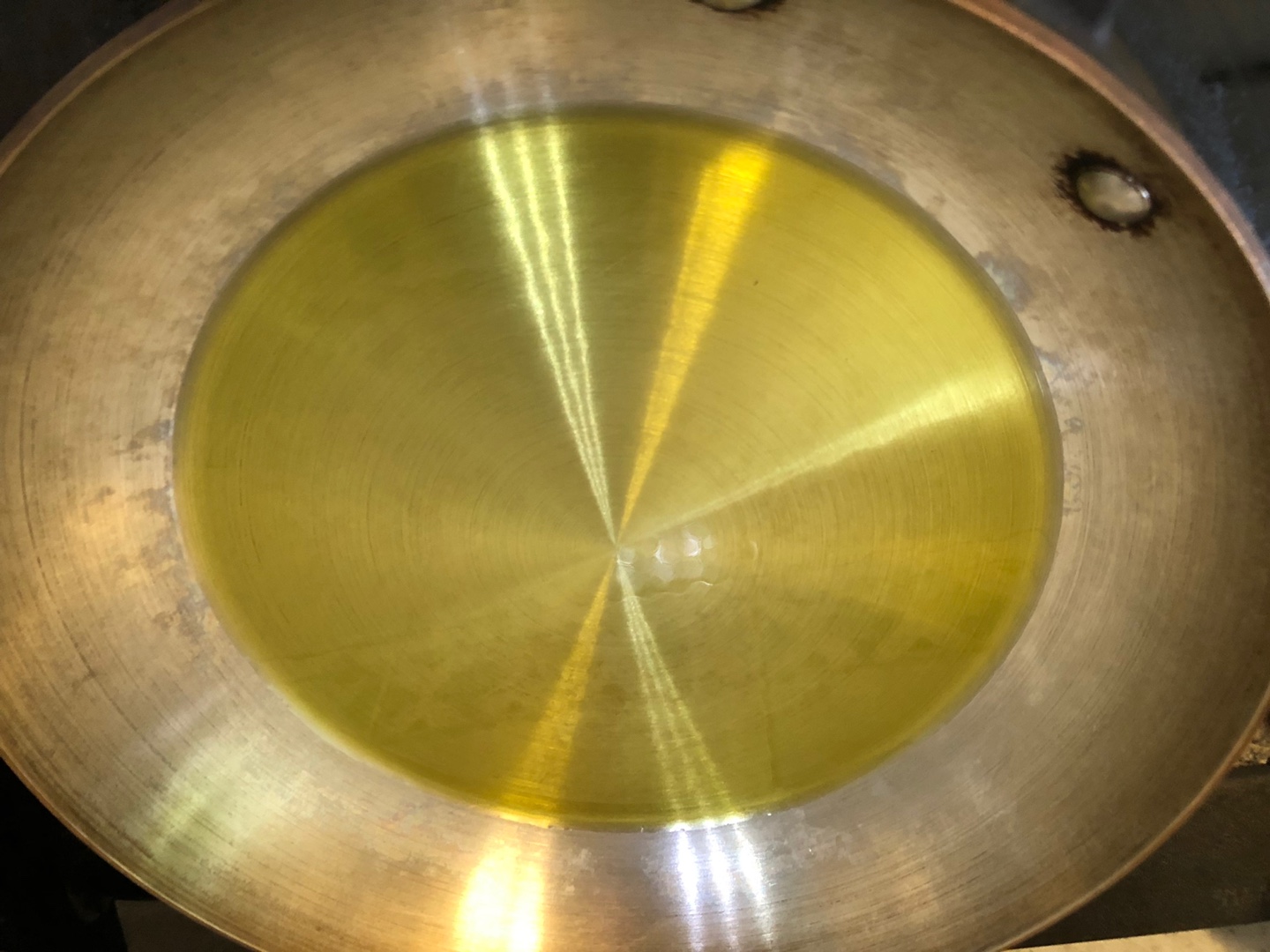 팬에-기름을두른모습