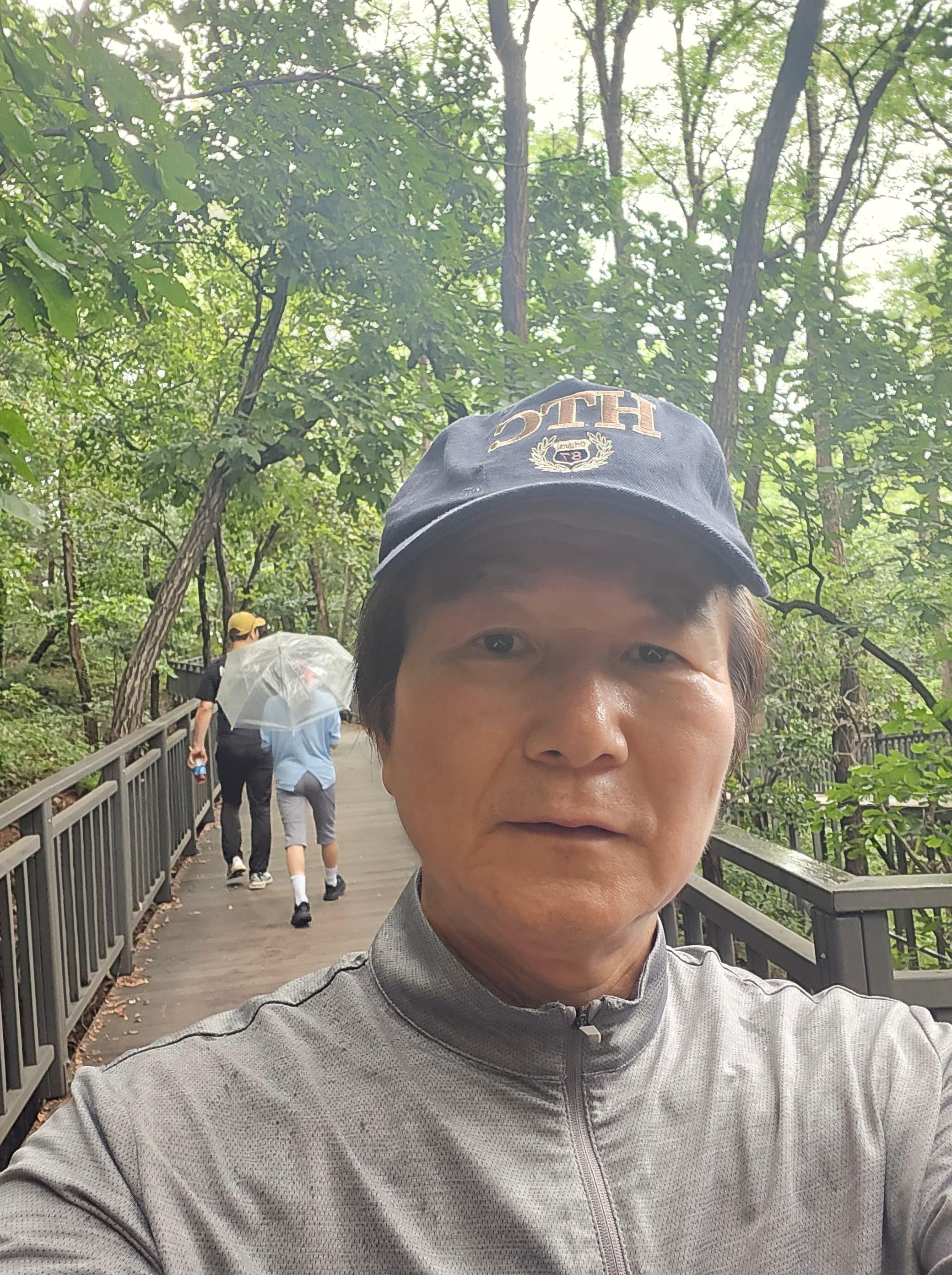 누가 먼저 도착하는지 겨루려고 온 것이 아님