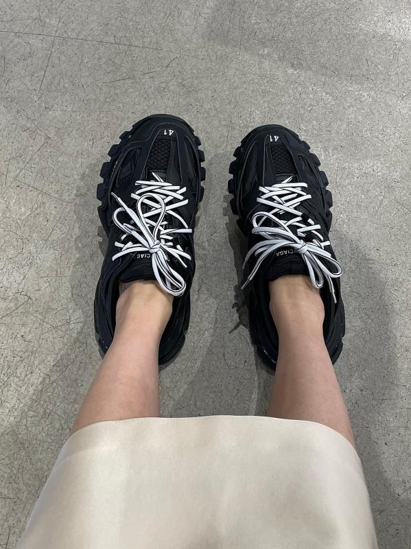 발렌시아가 남성 트랙 트레이너 스니커즈 뮬 653814 / 블랙 W1000409.5