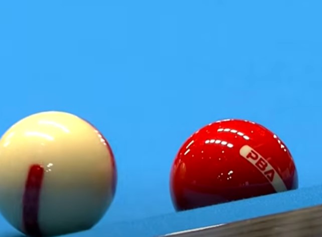 women-billiard