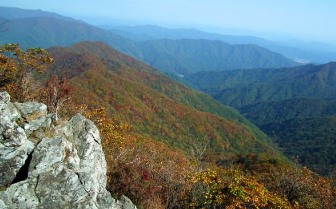 2025 경기도 단풍 명산 BEST ❘ 북한산&middot;남한산성&middot;광교산 등 추천 코스