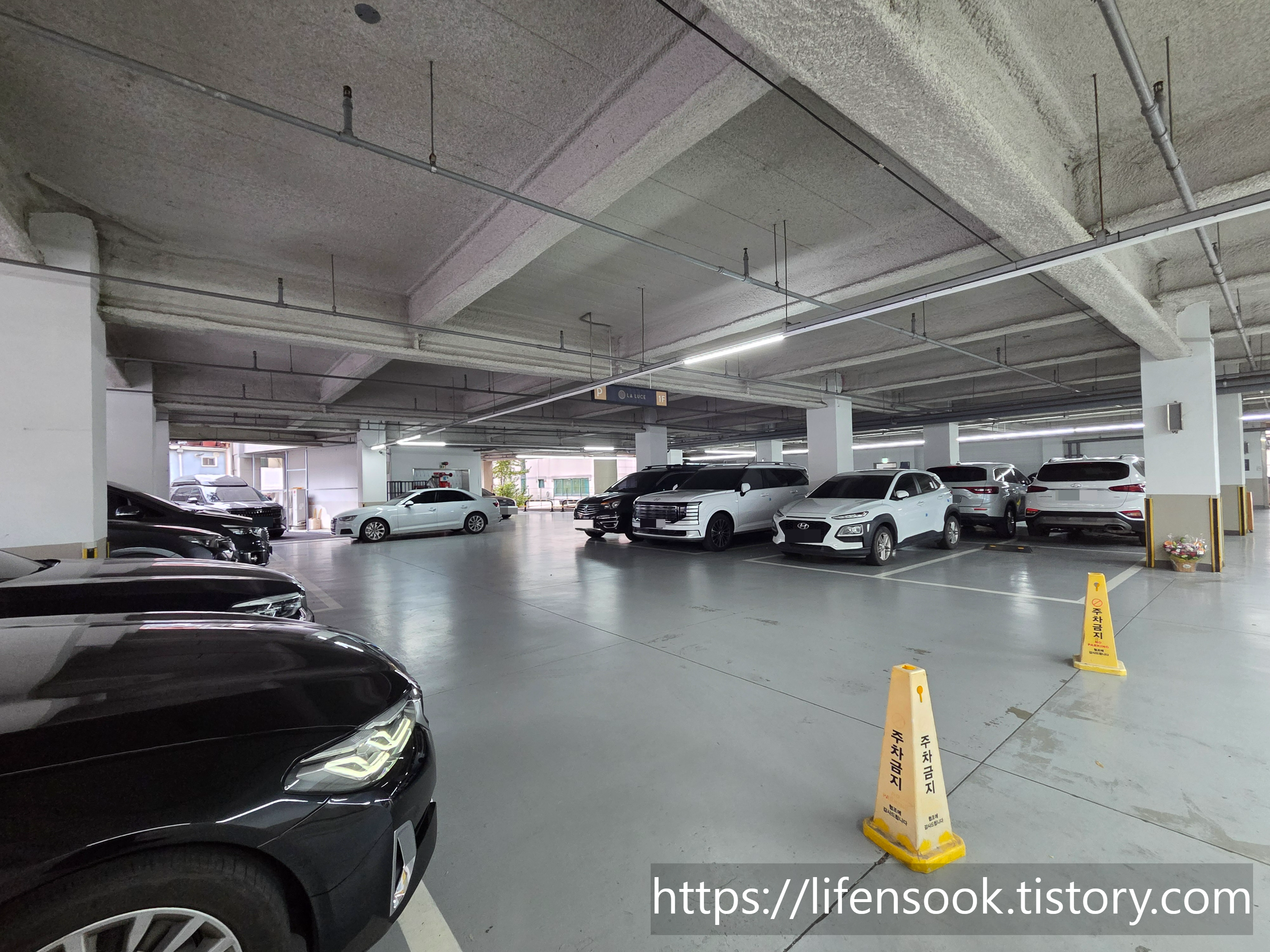 명동 라루체 주차장 2