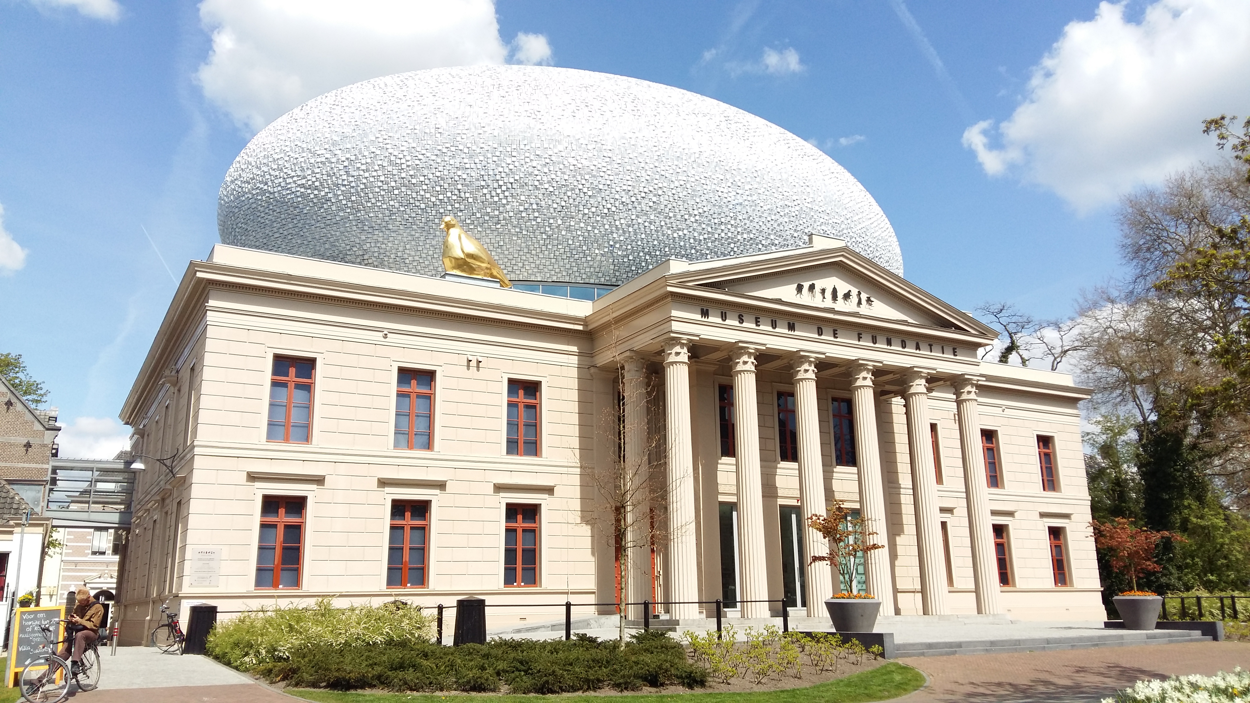 네덜란드 즈볼라 데 푼다티 박물관 정면