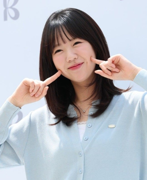 '번아웃' 아니었다&hellip;'대세 예능인' 지예은, 갑작스러운 활동 중단 이유는 '갑상선 질환'