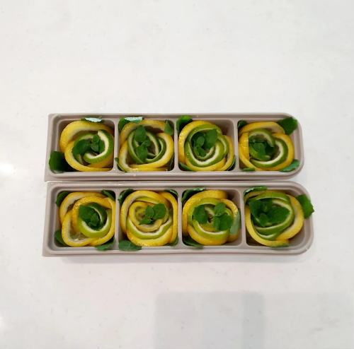 페퍼민트를-데코로-넣어-주기