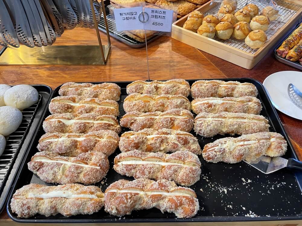춘천-베이커리-카페-38마일(38MILE)-트위스트-크림치즈