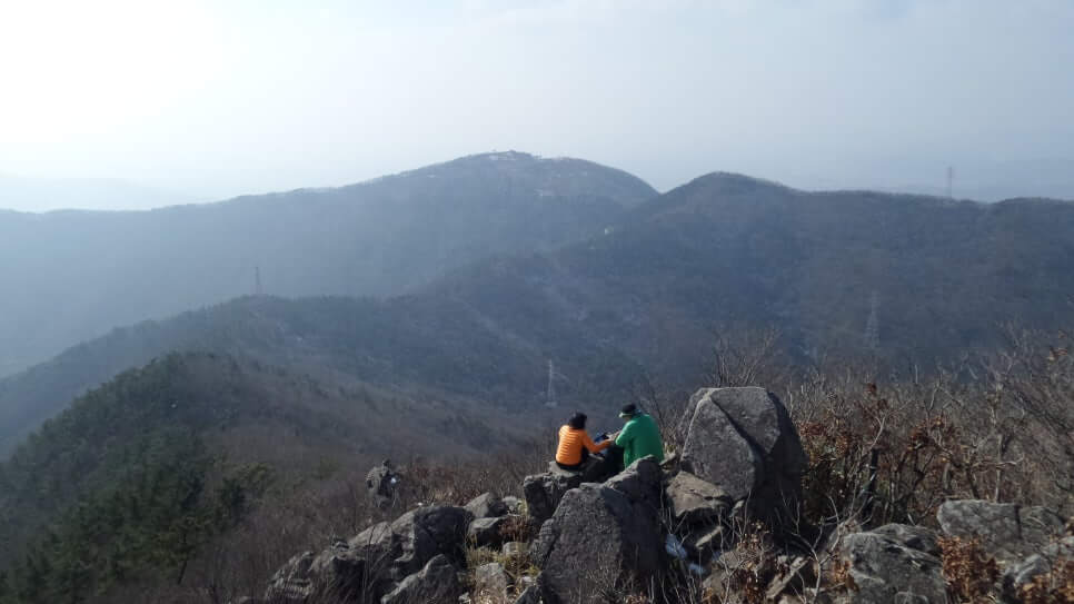 100대 명산 등산하기 열한번째 고창 방장산 서해안과 고창 평야를 한눈에 바라볼 수 있는 탁 트인 조망을 갖추고 있는 산