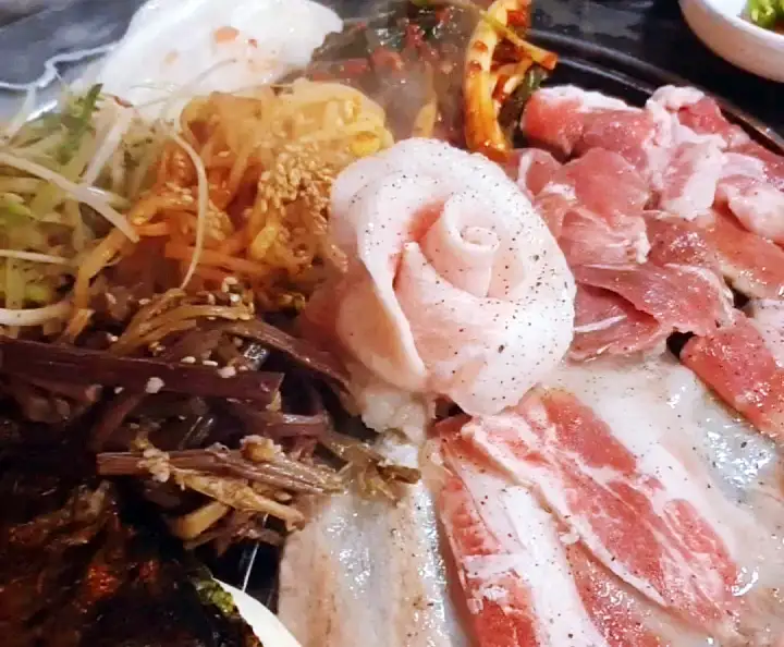 줄서는식당 48회 홍수현 제주 흑돼지 냉삼 꽃치마살 관자 구이 순두부찌개 비빔칼제비 강남 압구정 고기집 맛집