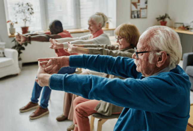 70대 어르신을 위한 낙상 예방 운동과 생활 팁