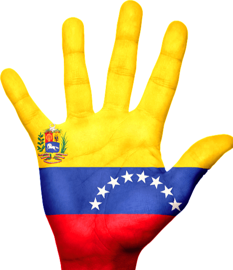 손바닥에 베네수엘라 국기가 그려졌다. 맨 아래에 빨간색, 중간엔 파란색, 손가락엔 노란색을 칠했고, 하얀 별이 8개 있다.
