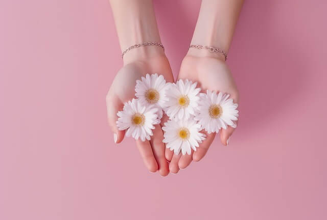 피부 마이크로바이옴을 보호하는 새로운 스킨케어 트렌드