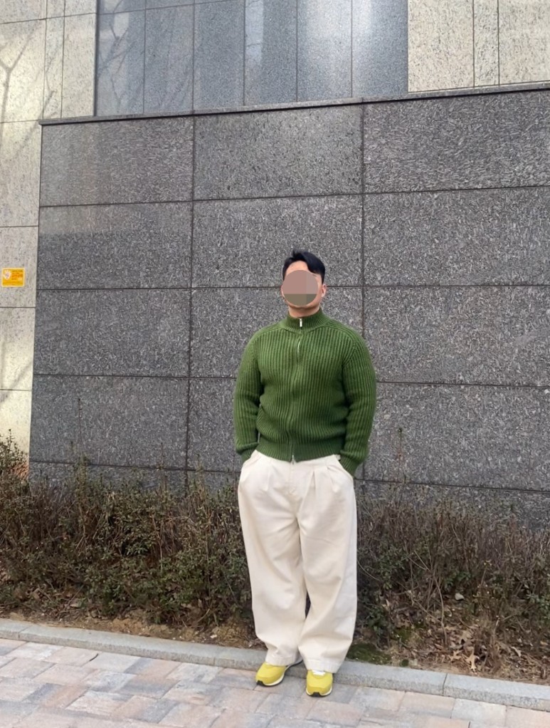 데일리룩(2024. 3. 17.)르마드 LEMARD 하이넥 니트 집업 카디건, 무신사스탠다드 무신사 데님 와이드 벌룬 팬츠, 나이키 와플 트레이너 2 SD 옐로우 스트라이크