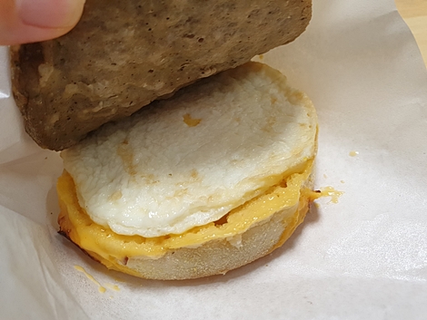 브렉퍼스트-잉글리시-머핀-속재료-계란