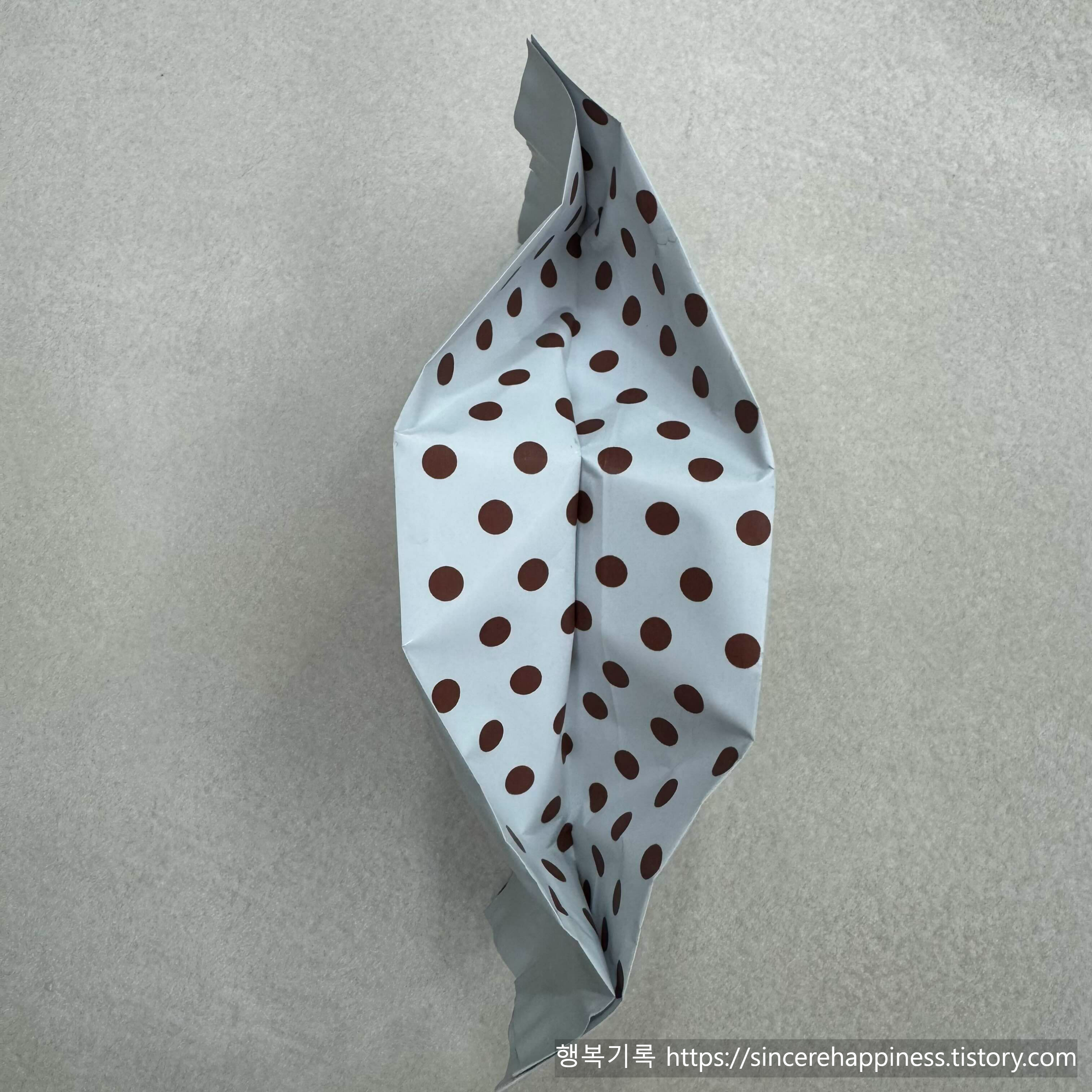 룩트 다이어트 크래커 땡땡이 패키지 디자인