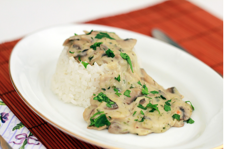 버섯으로 만든 채식 요리