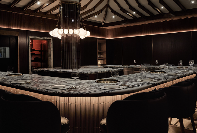 봄은 이름처럼 ‘시작’과 ‘계절’을 모티브로 삼아 계절 식재료를 극대화한 파인 다이닝입니다. 고급 한우와 해산물을 중심으로 구성된 테이스팅 메뉴는 한식의 세련된 확장을 보여주는 대표적인 사례로 평가받고 있습니다.