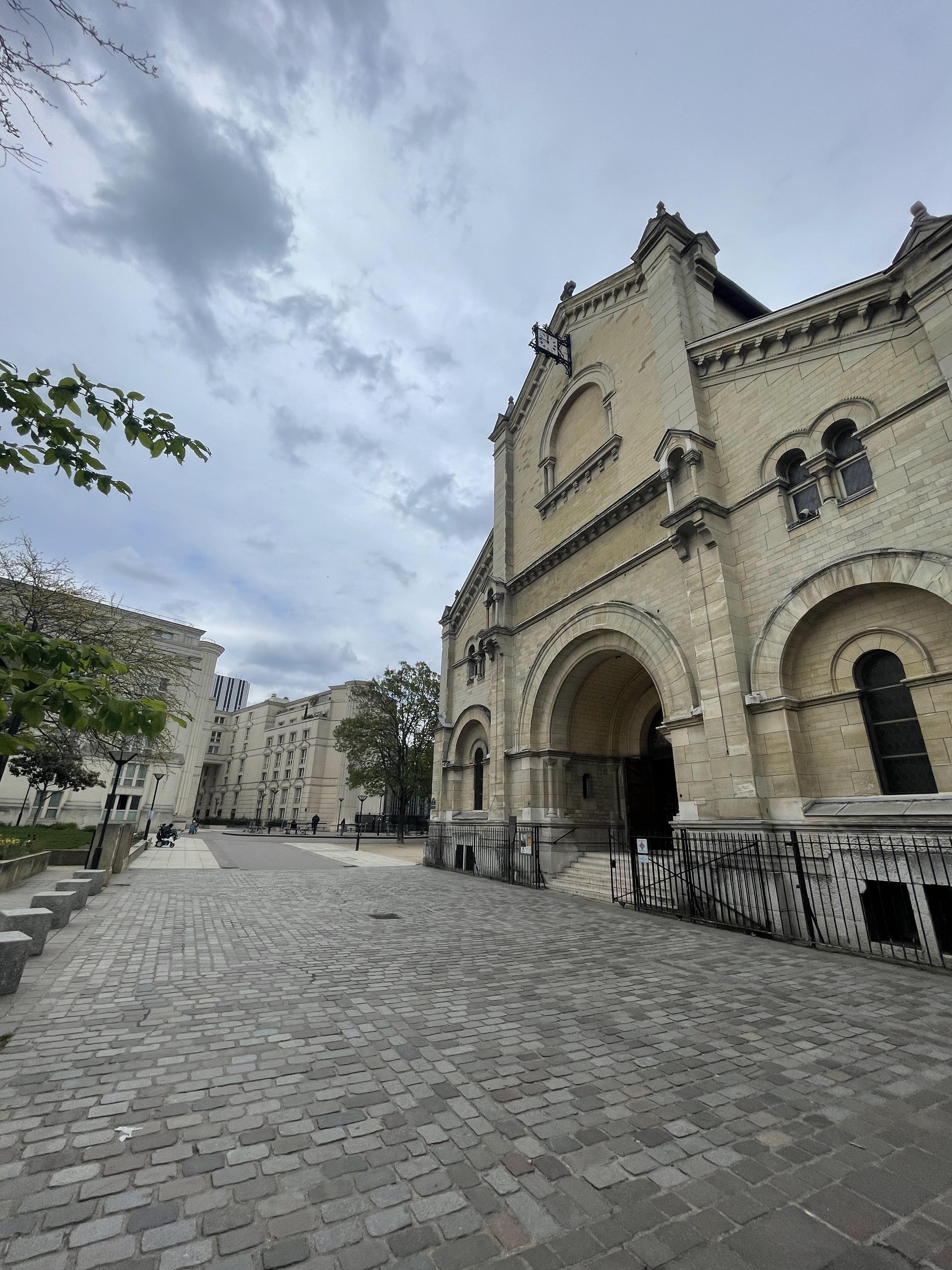 L'église Notre-Dame-du Travail de Paris