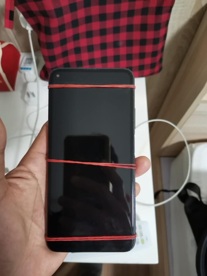 휴대폰 액정 수리 마무리