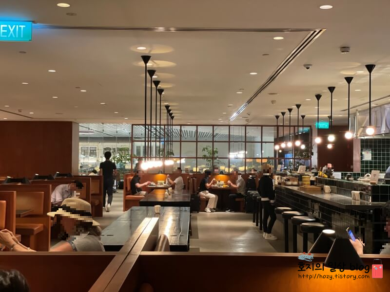 싱가폴 창이공항 캐세이퍼시픽 비즈니스 라운지 전경