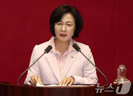 지귀연 판사 룸살롱 접대 의혹