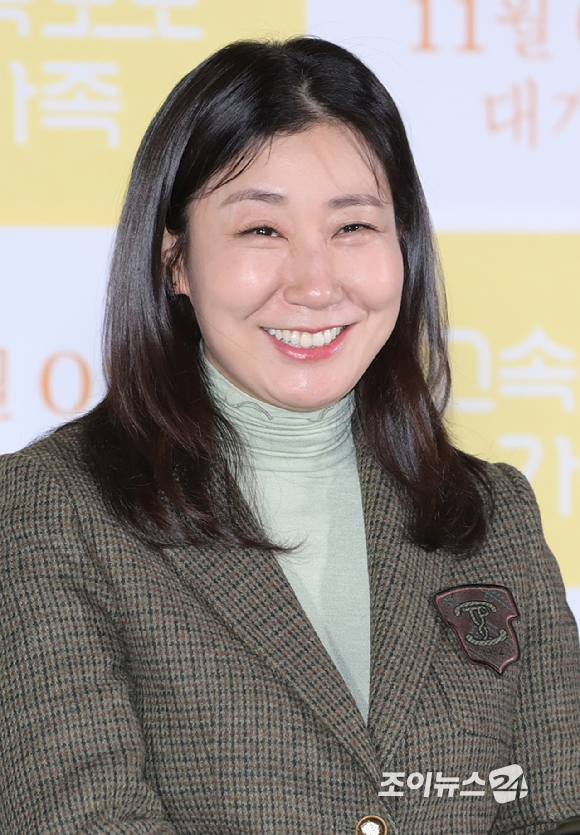배우 라미란이 26일 오후 서울 CGV 용산아이파크몰에서 열린 영화 &#39;고속도로 가족&#39;(감독 이상문) 언론시사회에 참석하고 있다. [사진=정소희 기자]