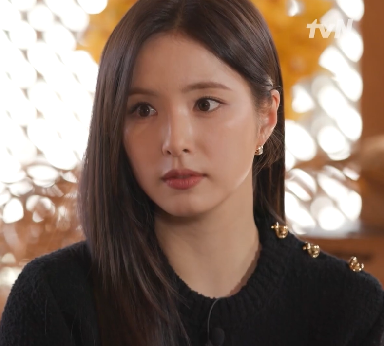 유퀴즈 신세경 룩 따라잡기 &ndash; 니트 &amp; 스커트 옷 분석