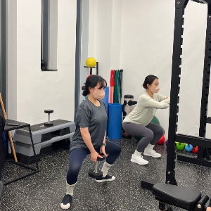 여성2명이-근력운동