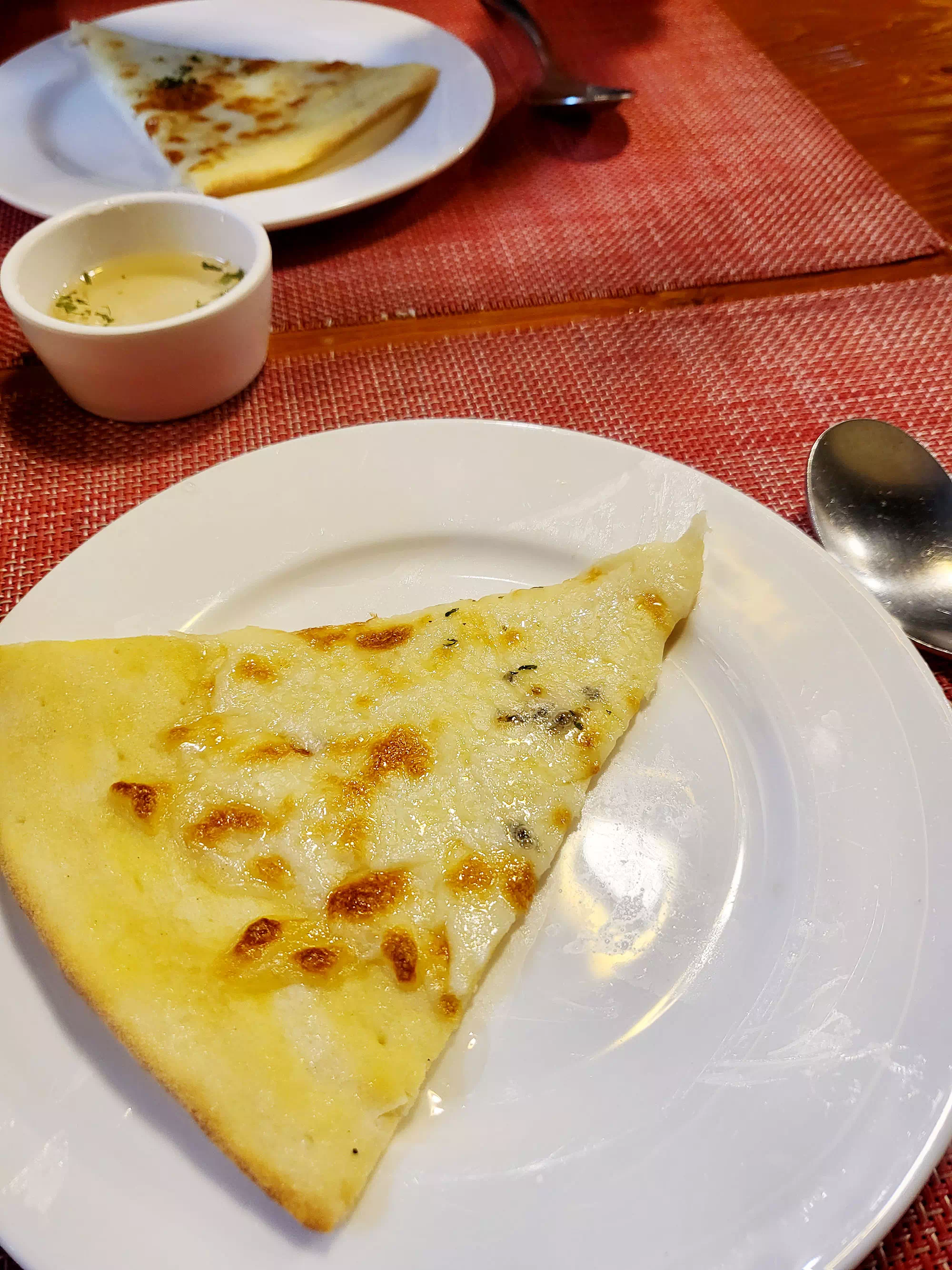 노릇노릇한 피자