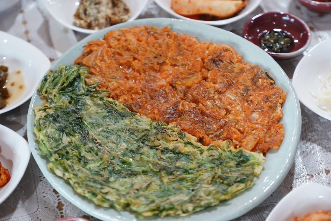 생생정보 장PD의 AI 여행기 AI 추천! 연인이 가기 좋은 가평 여행 코스 자라섬꽃페스타, 자라섬 출렁다리, 브릿지짚라인, 클럽비발디(수상레저), 다믈촌 (잣두부전골 전문)