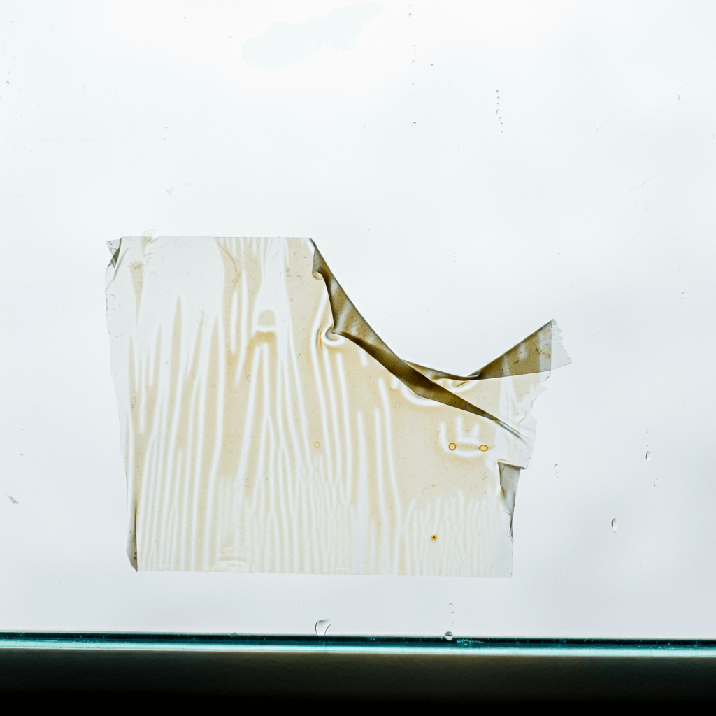 스티커 자국 제거 테이프 끈끈이 자국 지우는 법 끈끈이 자국 제거법 접착제 자국 제거 방법 유리 테이프 자국 제거 플라스틱 스티커 자국 지우는 방법 나무 테이프 자국 제거법 알코올로 끈끈이 자국 없애기 식초로 끈끈한 자국 지우기 접착제 자국 제거 꿀팁 유리 테이프 자국 제거법 플라스틱 끈끈이 자국 지우기 알코올 접착제 제거 효과 기름으로 접착제 자국 없애기 끈적이 제거제 사용법 물티슈로 스티커 제거 지우개로 테이프 자국 지우기 헤어드라이어로 끈끈이 제거