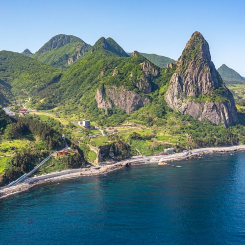 깎아지른 절벽과 보랏빛 파도&hellip;7월, 울릉도 천국 탐험기