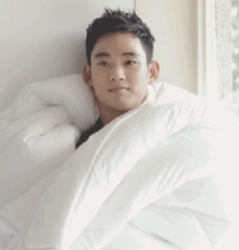 배우 김수현 태국팬미팅 배드민턴 논란