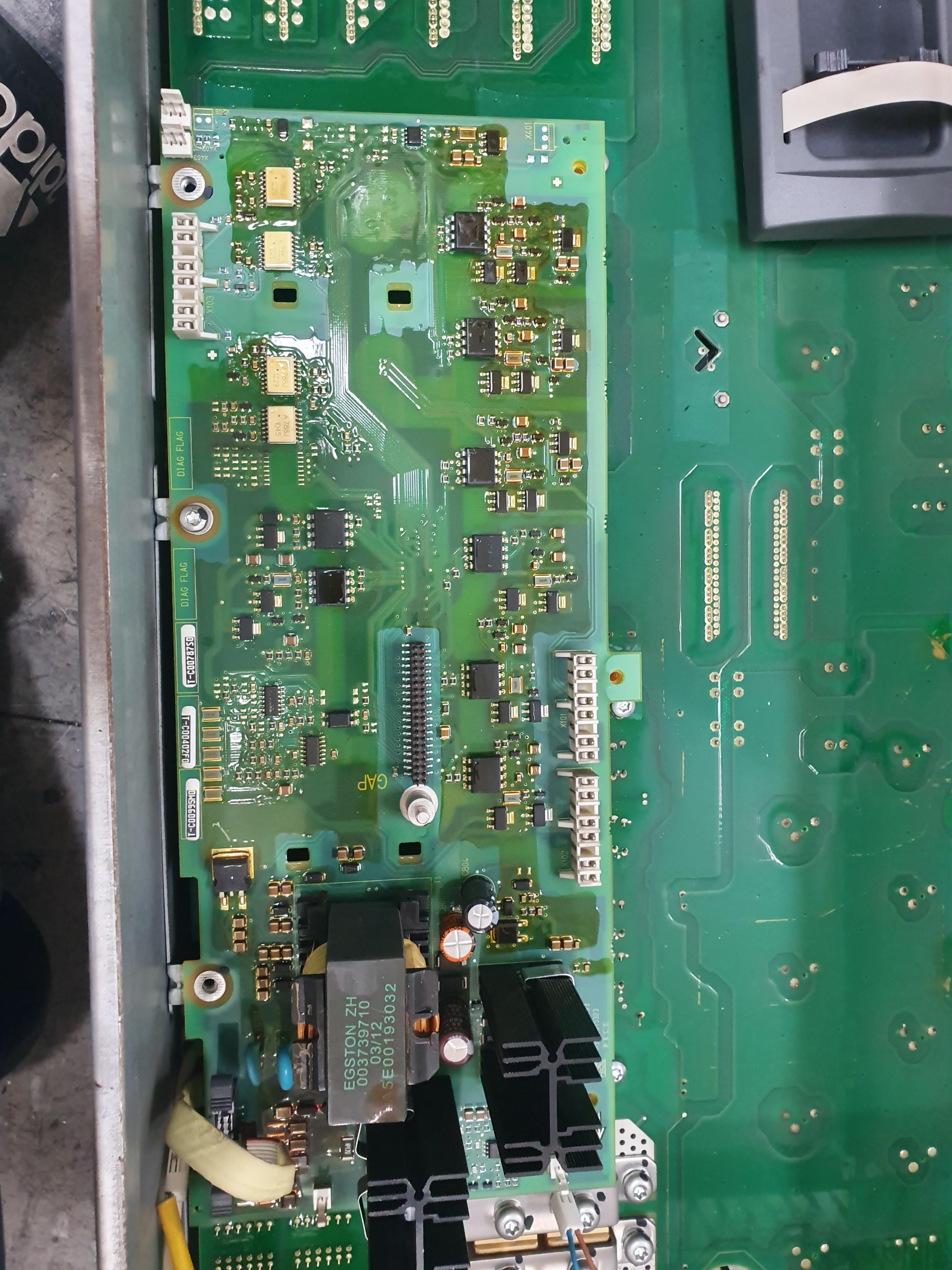 MICROMASTER 440 내부 드라이버보드사진
