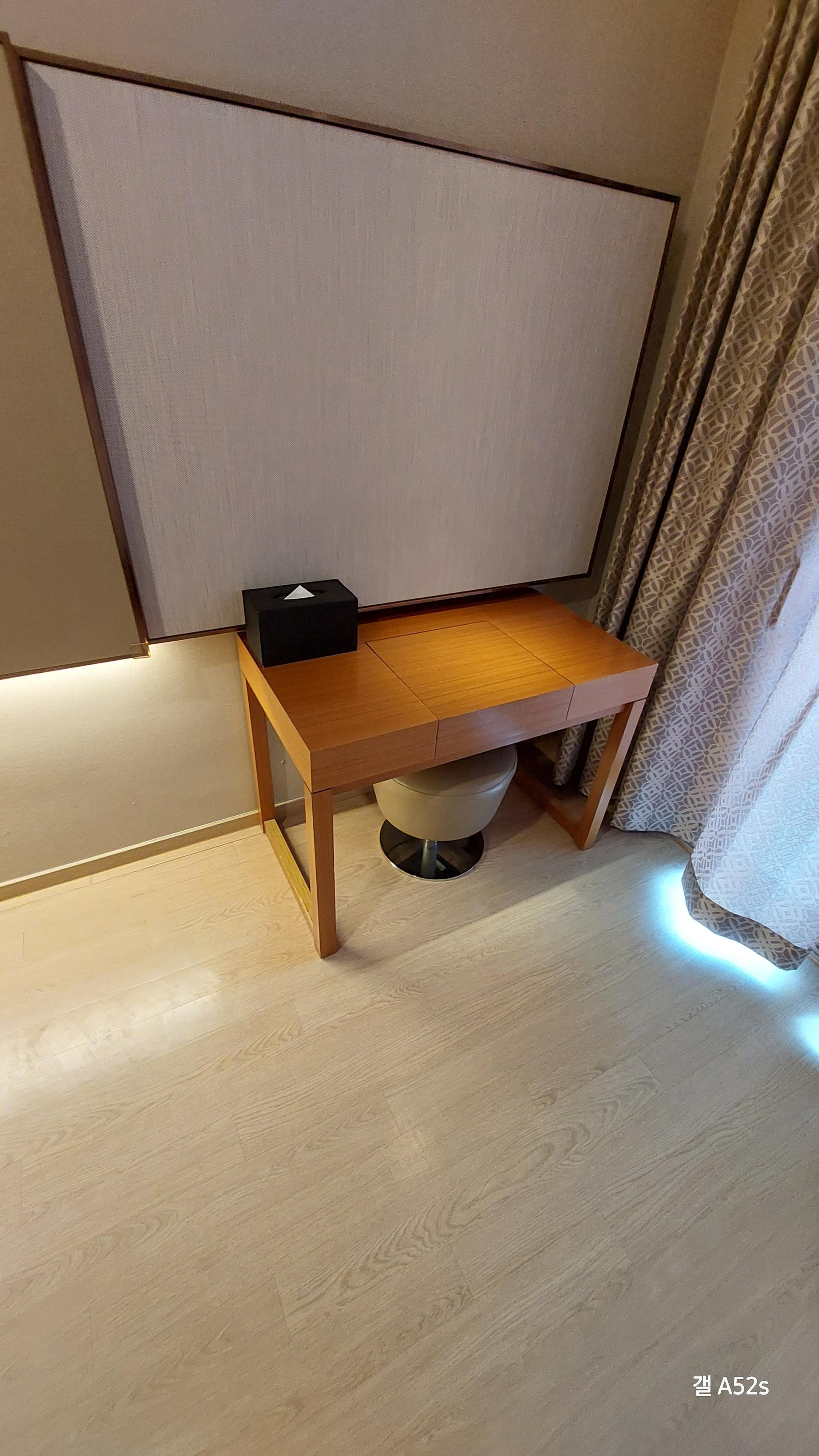 소노캄 거제 패밀리 객실 화장대 사진