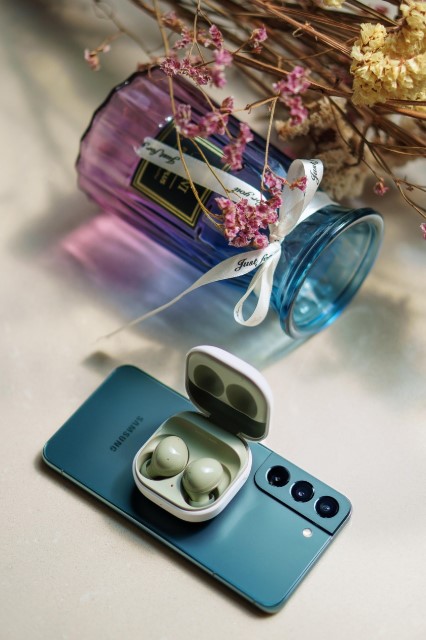 휴대폰 뒤 카드 수납&amp;#44; 무선충전할 때 정말 위험할까? 전문가 경고 총정리