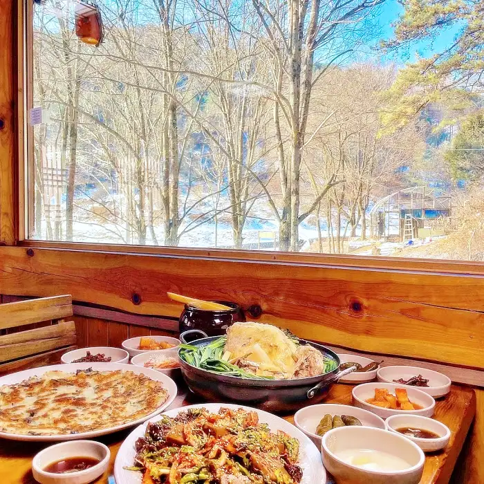 식객 허영만 백반기행 가평 남이섬 30년 전통 노포 토종닭볶음탕 토종닭 백숙 맛집