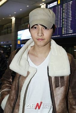 송중기공항패션